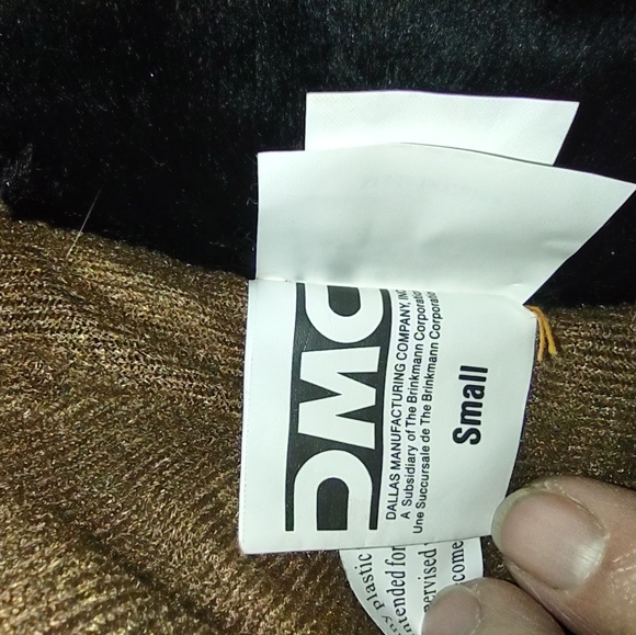 Fur trimmed dog coat - Picture 5 of 8